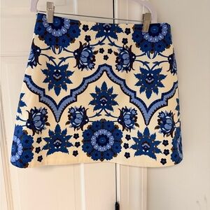 NWT Size M Cara Cara Blue and Cream Floral Mini Skirt